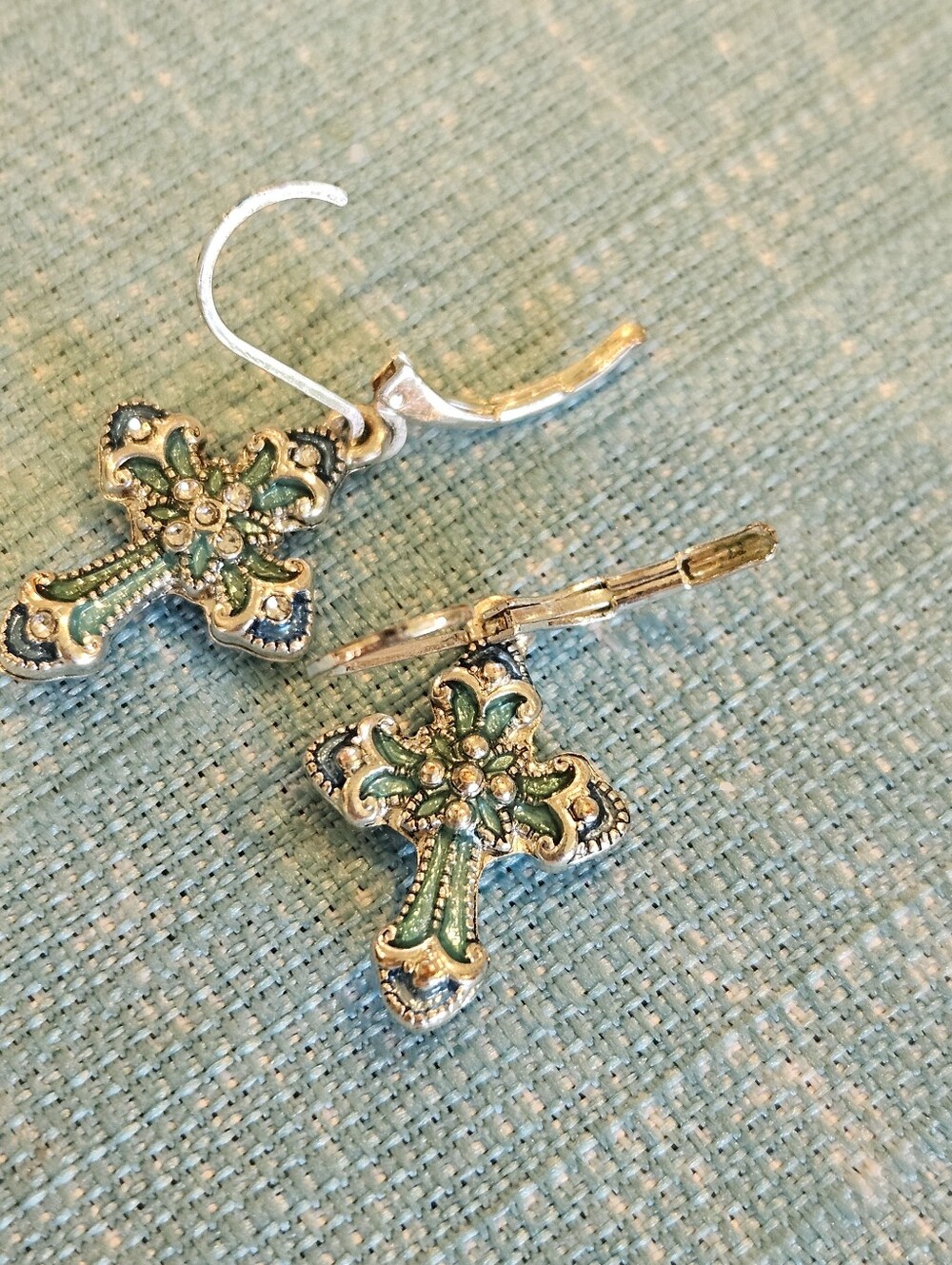 NAPIER ENAMEL AND CRYSTAL CROSS EARRINGS - Picture 4 of 6